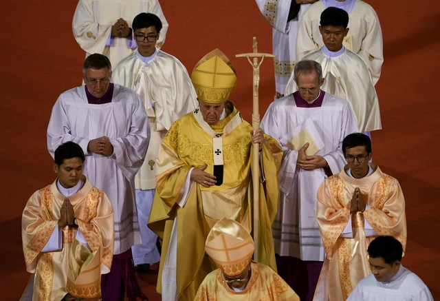 Pope Francis leaves after a Holy Mass at the National Stadium in Bangkok on November 21, 2019. Photo by Mohd Rasfan / AFP