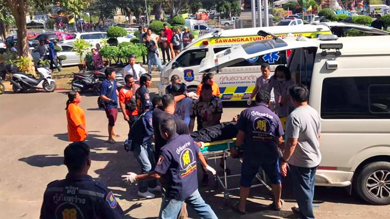 Casualties in today’s courtroom shooting being rushed to the hospital. Photo: Nalinee_OPLE / Twitter
