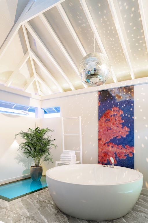 Disco in the bathtub. Photo: The Standard Huruvalhi Maldives