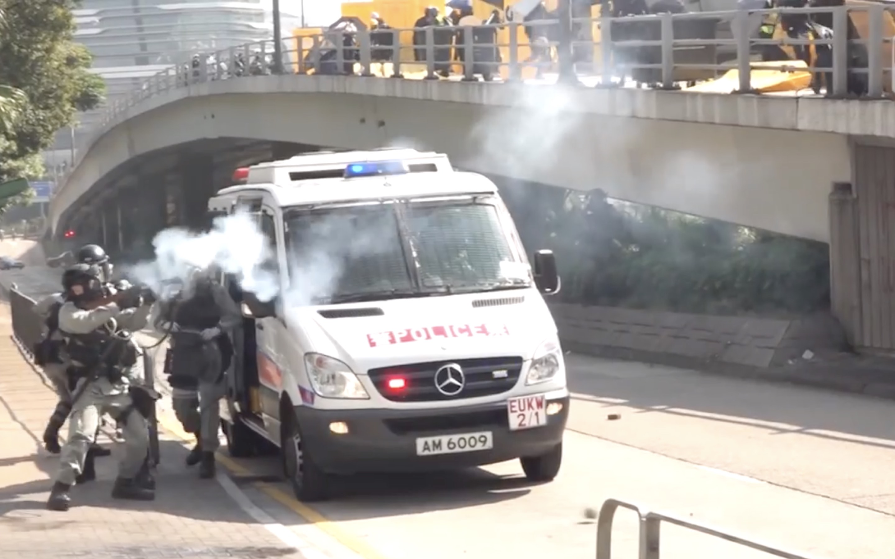 Pro-dems call for emergency meeting with Lam as battle of PolyU rages ...