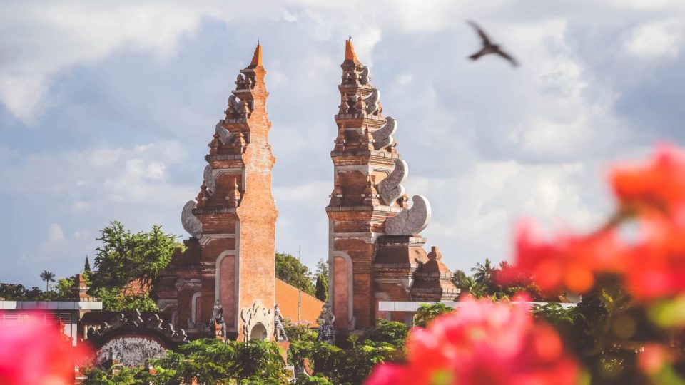 A traditional gate in Bali. Photo: Unsplash 