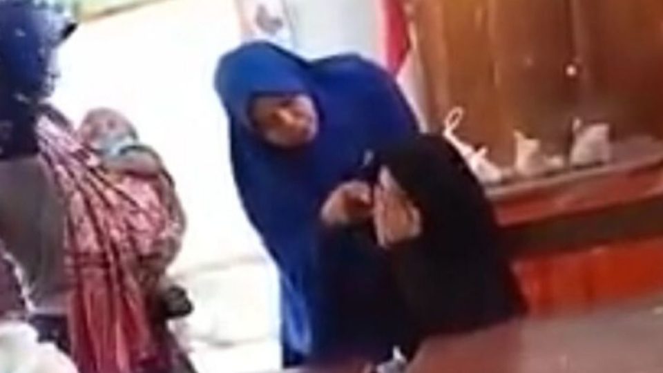 Screenshot of the slapping video