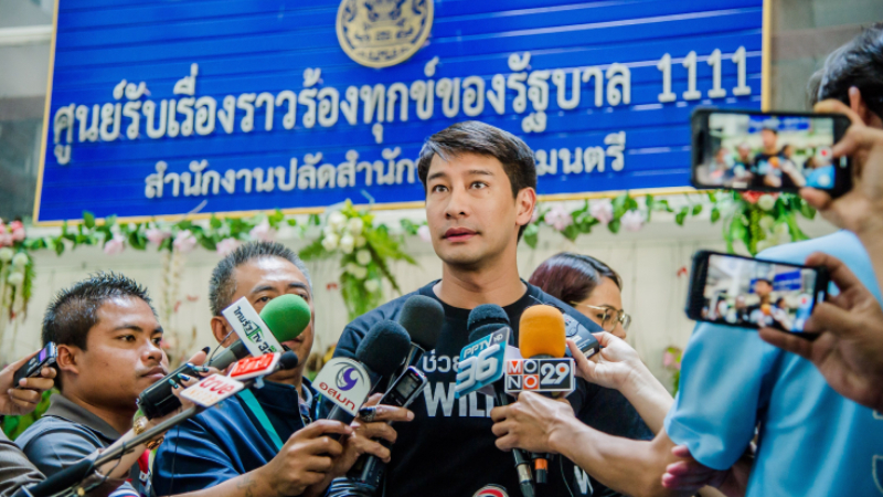 WildAid ambassador and famed actor Nawat Kulrattanarak telling reporters about the open-letter wildlife NGOs submitted to the government calling to end shark fin consumption in state events. Photo: WildAid