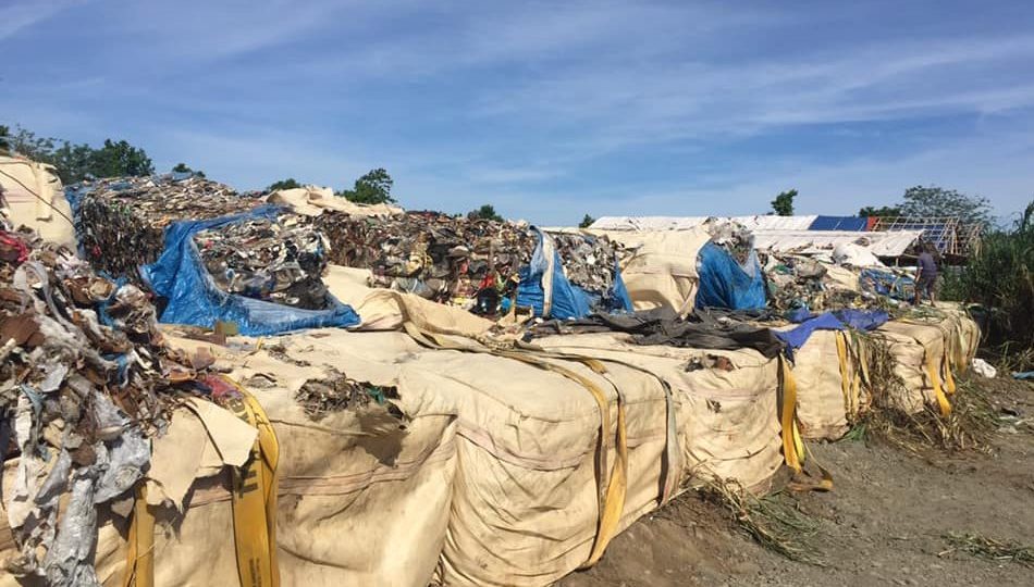 Tonnes of garbage from South Korea sitting in Misamis Oriental in June 2019 <i>Photo: Angelo Andrade / ABS-CBN News</i>