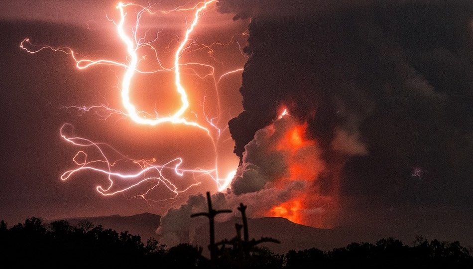 Taal’s ongoing eruption, as seen on Jan. 13, 3:40am <i>Photo: ABS-CBN News</i>