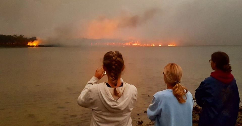 Bushfires razing Australia. Photo: Australian Red Cross / FB 