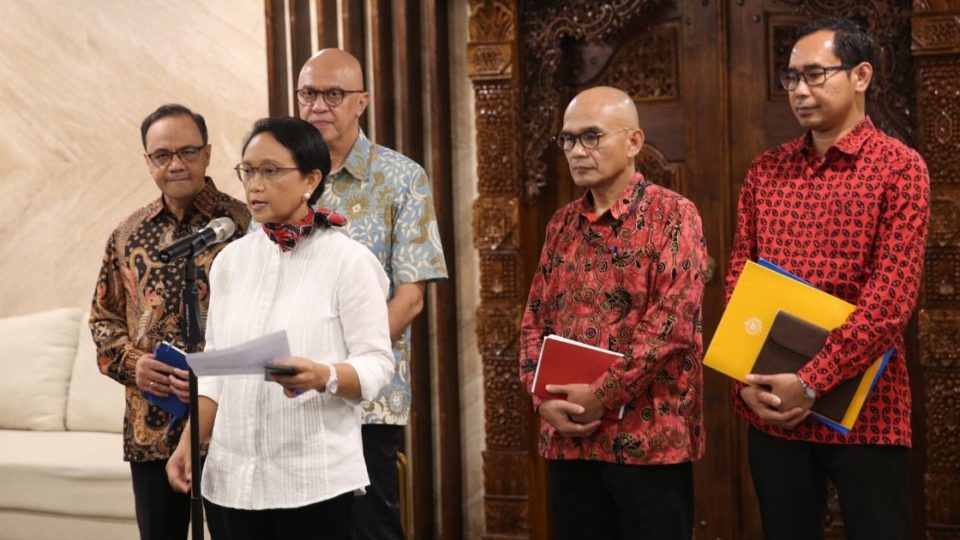 Foreign Affairs Minister Retno Marsudi speaking at a press conference on Friday, Jan 31. Photo: Kemlu RI