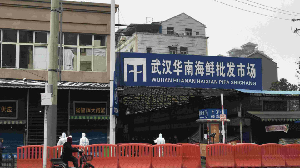 The now-closed Huanan wet market where the novel coronavirus is thought to have originated. Photo: 宋清辉/Weibo 