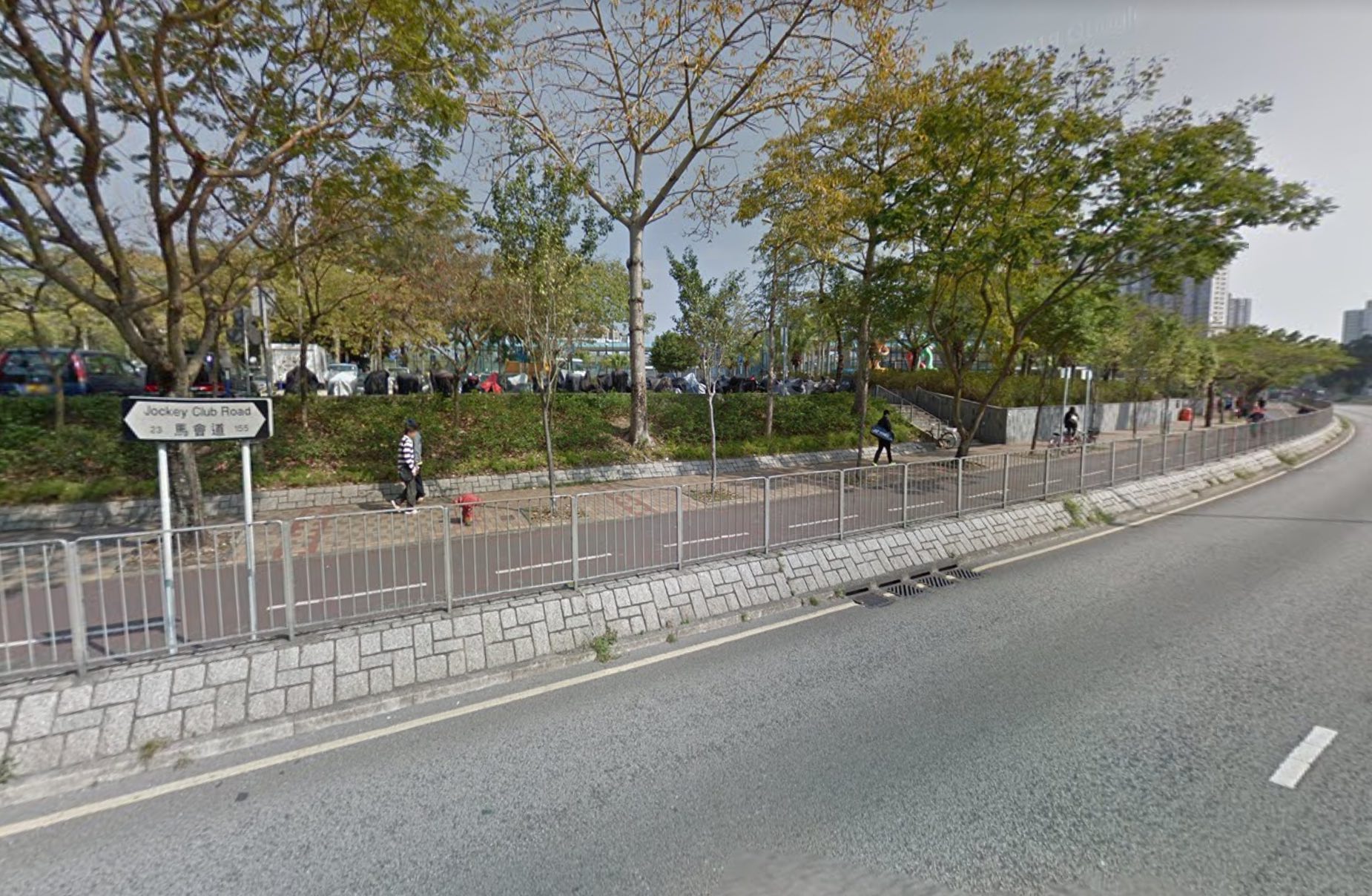 The stretch of Jockey Club Road in Sheung Shui where a man was knifed by three assailants following a car chase Monday night. Photo via Google Maps.