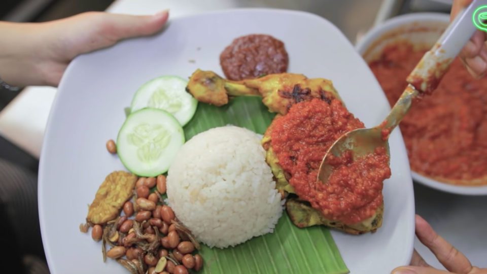 Nasi Lemak should really be enjoyed like this, y’all