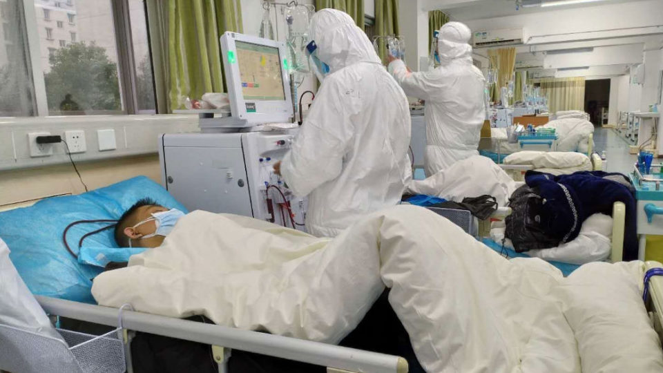 A patient is treated at the Wuhan Central Hospital. Photo: Wuhan Central Hospital/Weibo