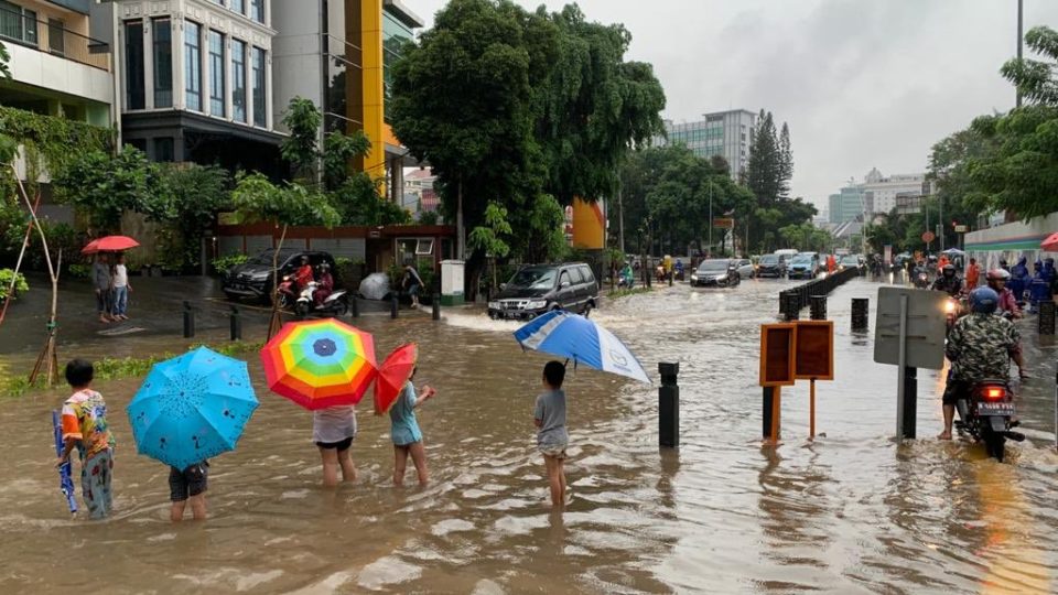 Flood in front of Taman Ismail Marzuki in Central Jakarta on Feb. 25, 2020. Photo: Twitter/@BNPB_Indonesia