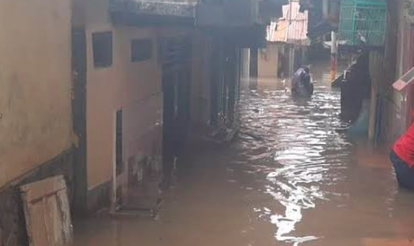 East Jakarta’s Kebon Pala neighborhood flooded on Feb. 20/ 2020. Photo: Instagram