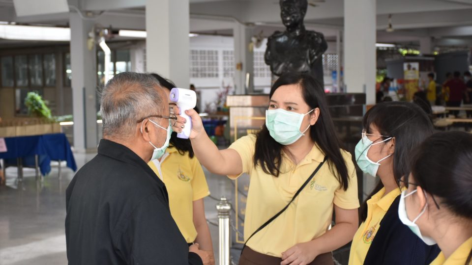 Travelers are screened in Thailand. Photo: Disease Control Department/Facebook