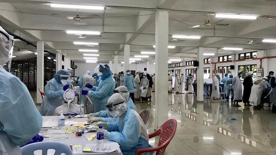 A Mass COVID-19 screening takes place at a virus-hit Malaysian mosque. Photo: Noor Hisham Abdullah/Facebook