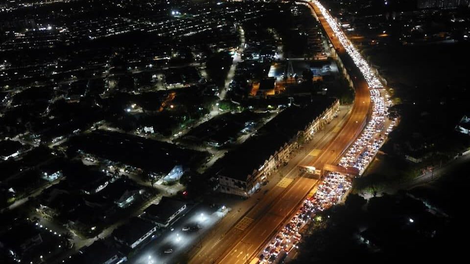 Traffic congestion in Malaysia, near the Singapore border. Photo: SG Kangtao/Facebook