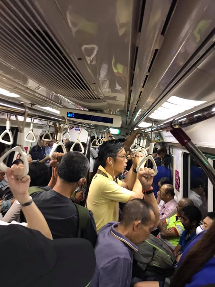 Crowded train in Singapore. Photo: Vijay Mad/Facebook