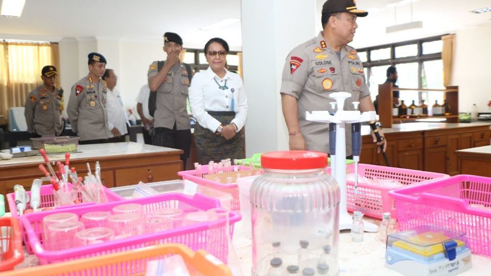 Bali Police Chief Petrus Golose, right, at Udayana University on March 30. Photo: Bali Police / Facebook 