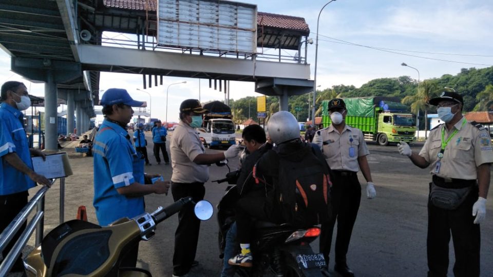 Health screening at Padang Bai. Photo for illustration purpose only. Photo: Karangasem Regency / Twitter