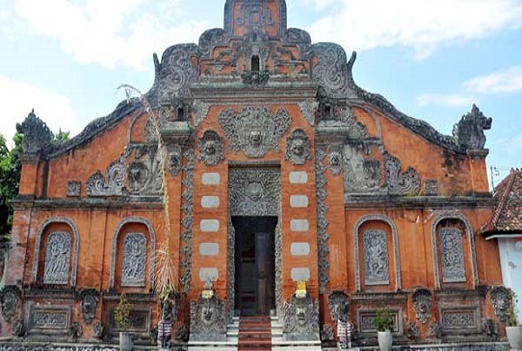 The gates of Puri Klungkung. Photo: Klungkung Tourism Agency