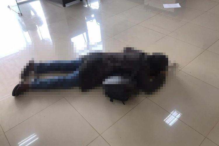 An unidentified man shot dead after he allegedly attempted to attack a police precinct in Riau, Indonesia on March 11, 2020. Photo: Riau Police