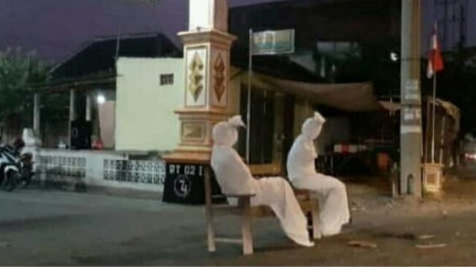 The Tuk Songo village in the Purworejo regency of Central Java has recently gone viral on social media for employing two men who dressed up as pocong to guard the kampung’s main entrance, after a self-imposed isolation to curb the spread of the novel coronavirus was put in place. Photo: Istimewa