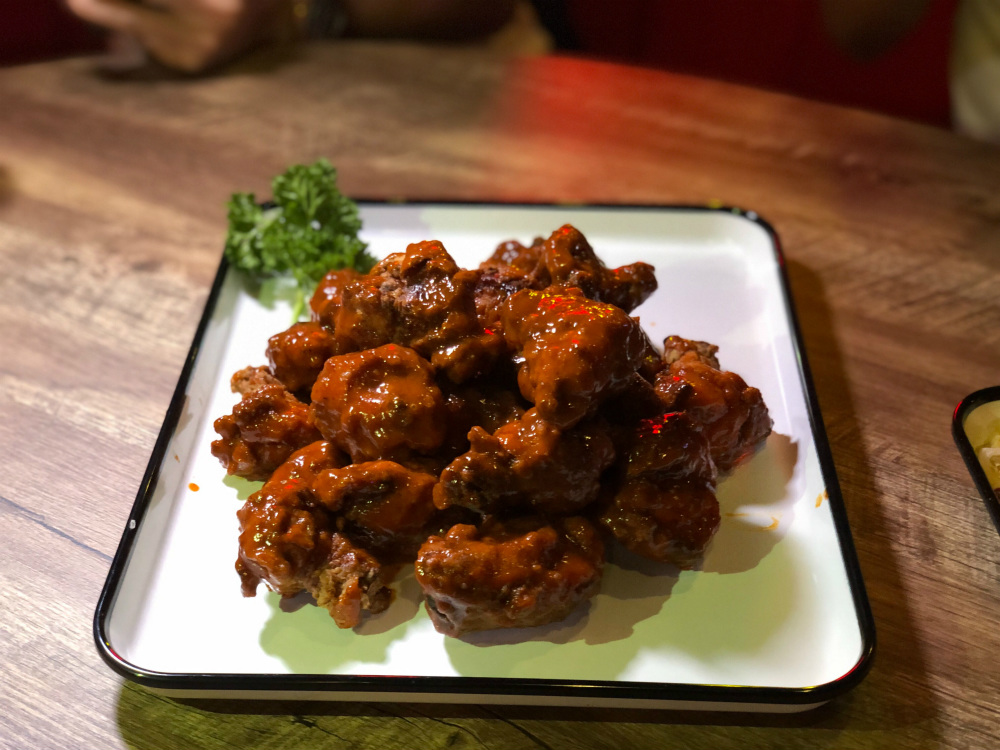 Fried chicken at Coyote Ugly. Photo: Coconuts