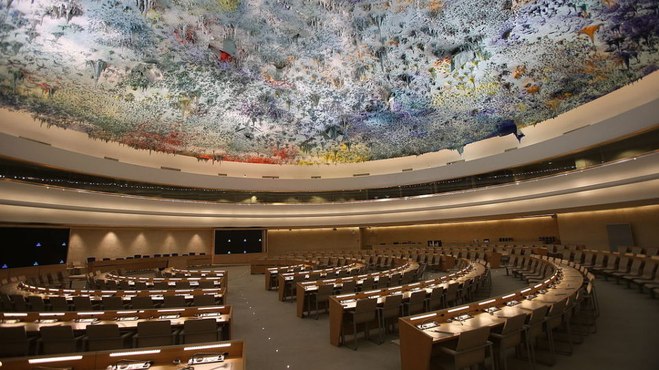 The meeting room of the United Nations Human Rights Council <i>Photo:  Ludovic Courtes / Wikimedia Commons</i>