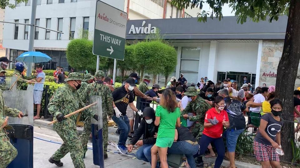 Quezon City police arrest protesters. Photo: Zhander Cayabyab/ABS-CBN News