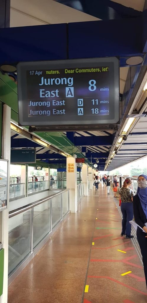 Screen shows an 8-minute wait for the next train. Photo: Sana Devtra/Facebook