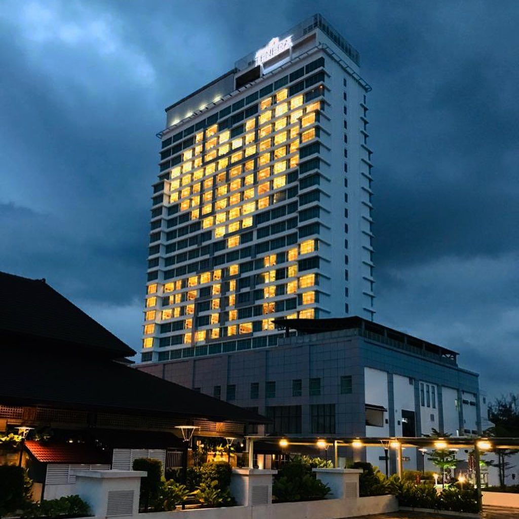 A message to our hard-working police force. Photo: Instagram / Hotel Tenera Bangi