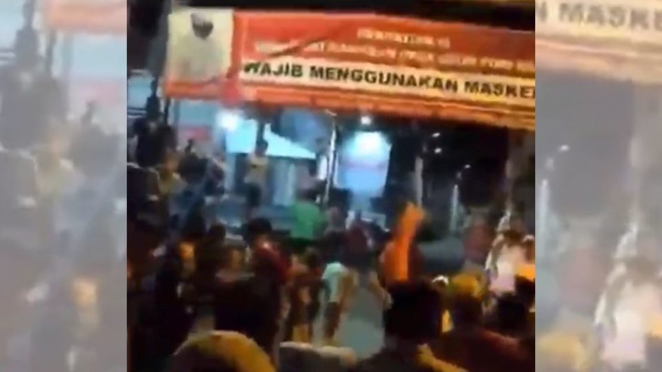 A screengrab from the video documenting the crowds gathering early Saturday morning. Screengrab: Instagram