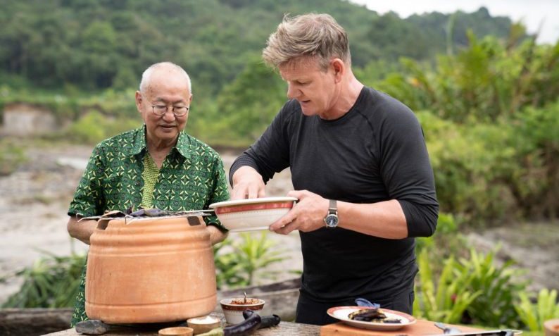 Gordon Ramsay (Right) with William Wongso. Photo: National Geographic