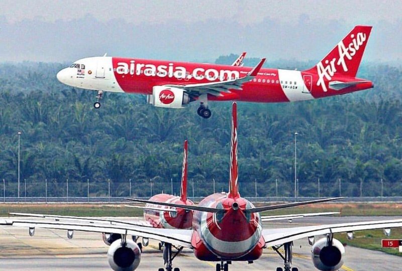 AirAsia aircrafts taking off. Photo: AirAsia / Instagram