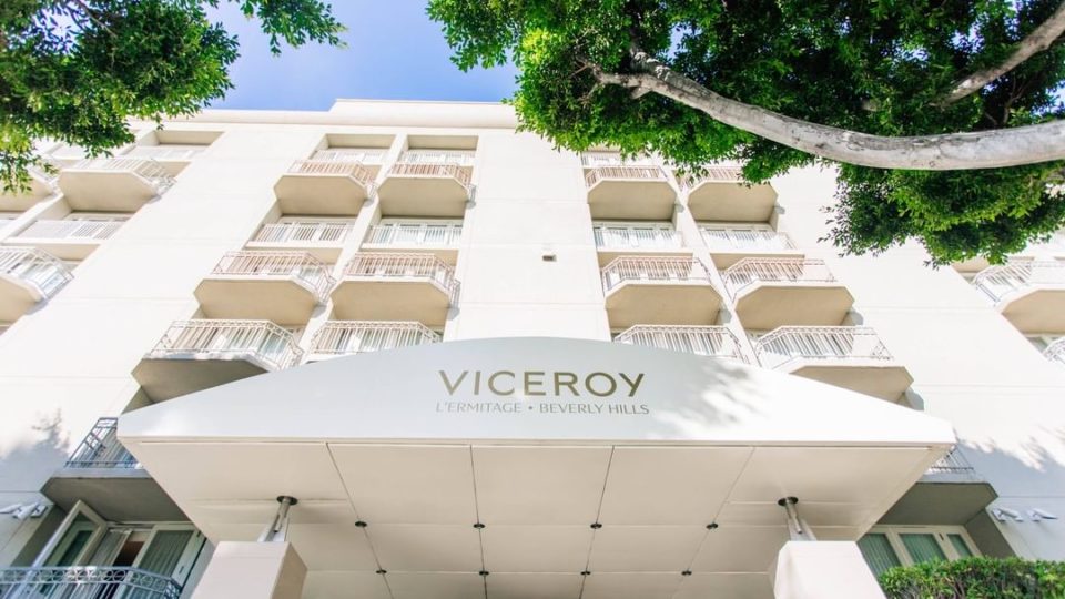 Guests at the rooftop pool of Viceroy L’Ermitage. Photo: Viceroy L’Ermitage /Facebook