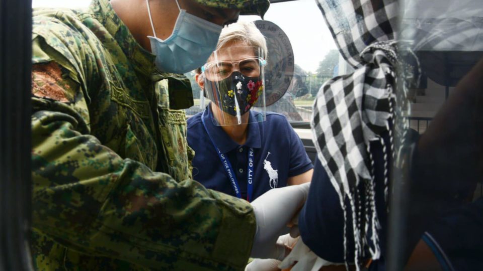 COVID-19 testing at Quirino Grandstand in Manila. Photo: Isko Moreno/FB