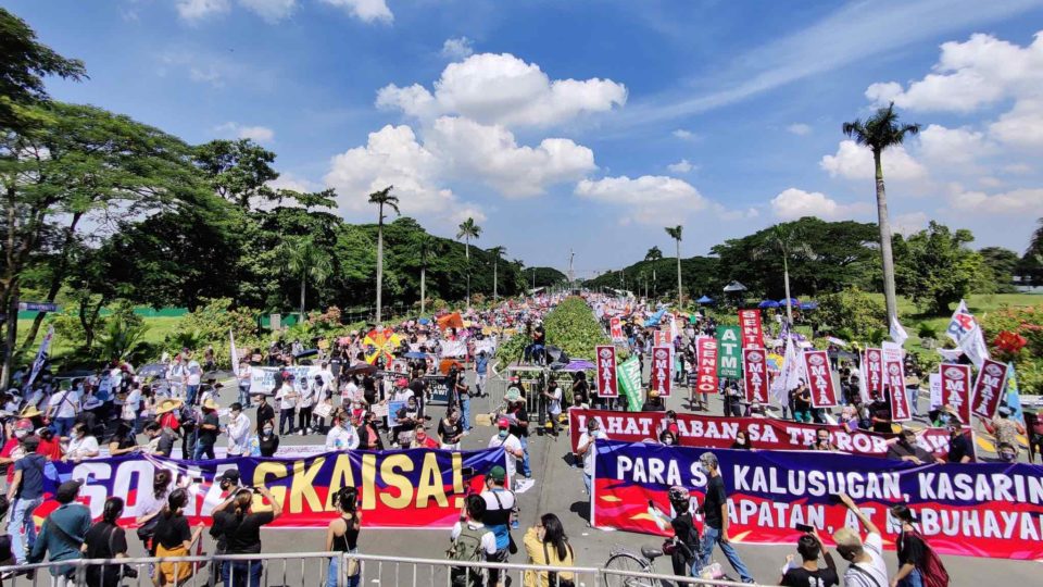 Members of various groups protesting against President Rodrigo Duterte’s State of the Nation Address <i>Photo: Piston / FB</i>