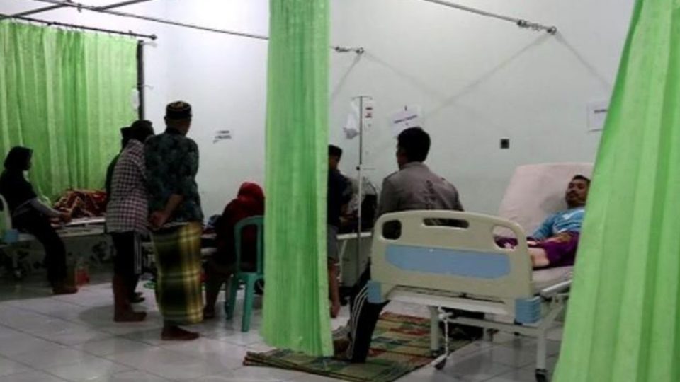 Three people reportedly died after being struck by lightning near a soccer pitch in Cilograng district in Banten’s Lebak regency on Monday evening, while others had to be treated at a hospital in Sukabumi regency, West Java as well as a local puskesmas (community clinic). Photo: Istimewa