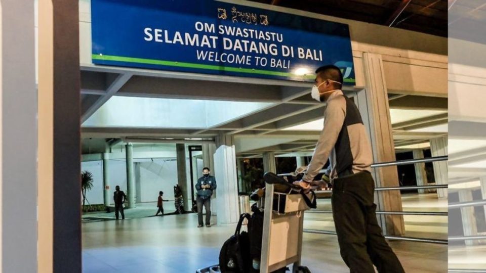 A passenger wearing a face mask at Ngurah Rai International Airport. Photo: Tourism and Creative Economy Ministry’s Public Communications Bureau