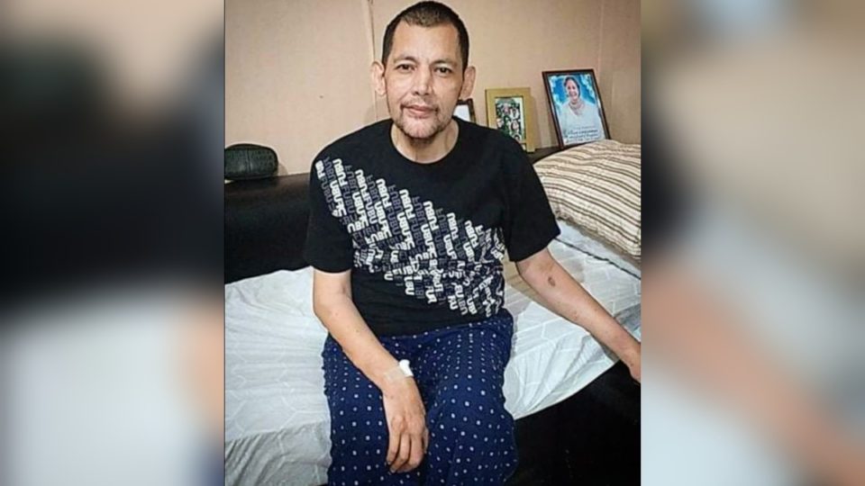 Former actor John Regala before being released from the hospital. Photo: Liza Diño-Seguerra/FB