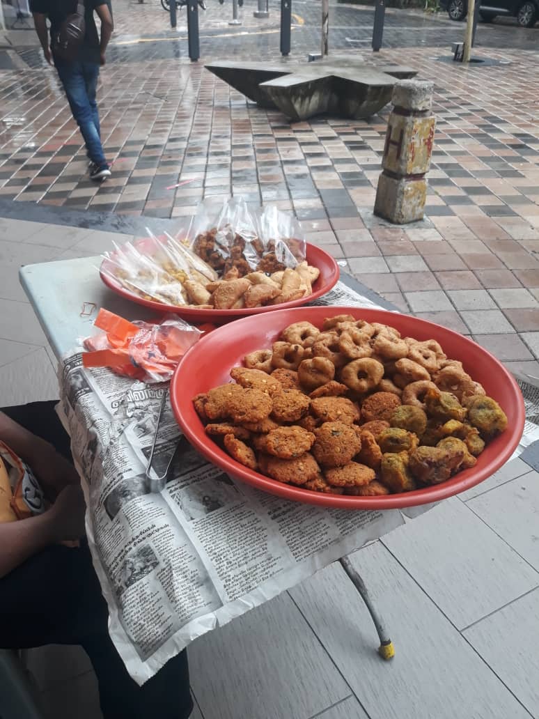 Savory snacks from a food stall along Jalan Masjid India. Photo: Coconuts KL