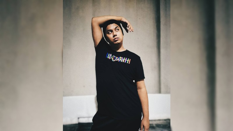 Dee Kosh in a 2019 promotional photo. Image: Dee Kosh/Facebook
