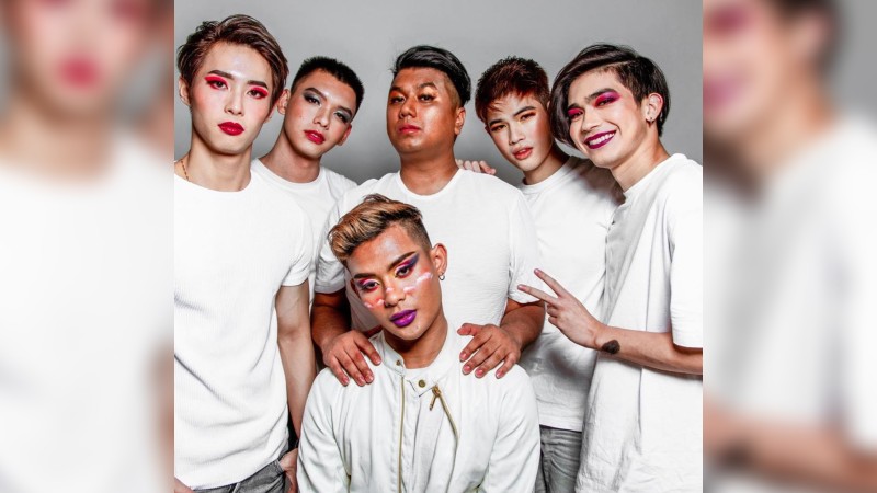 Darryl Koshy, aka Dee Koshy, with his talent agency colleagues Ben Tang, Go Shi Song, Xinde Yap, Hamza Zaidi and Putra Hussaini in a 2019 photo. Image: Putra/Instagram