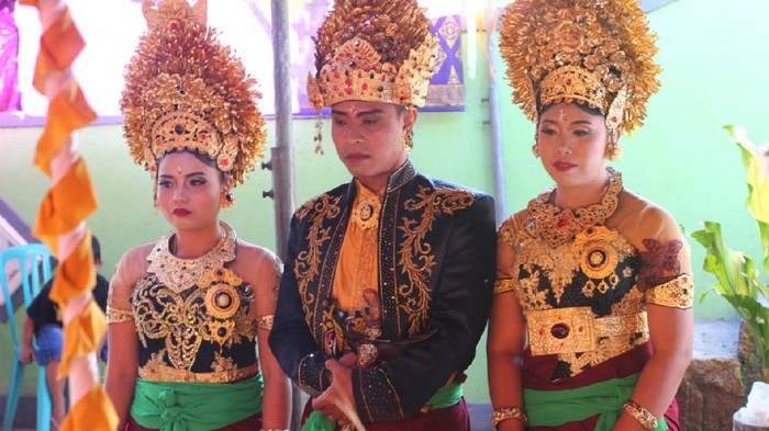 Polygamy is sanctioned under Balinese Hinduism, marriages of which are regulated under traditional customs, or adat. Photo: Istimewa via Detik