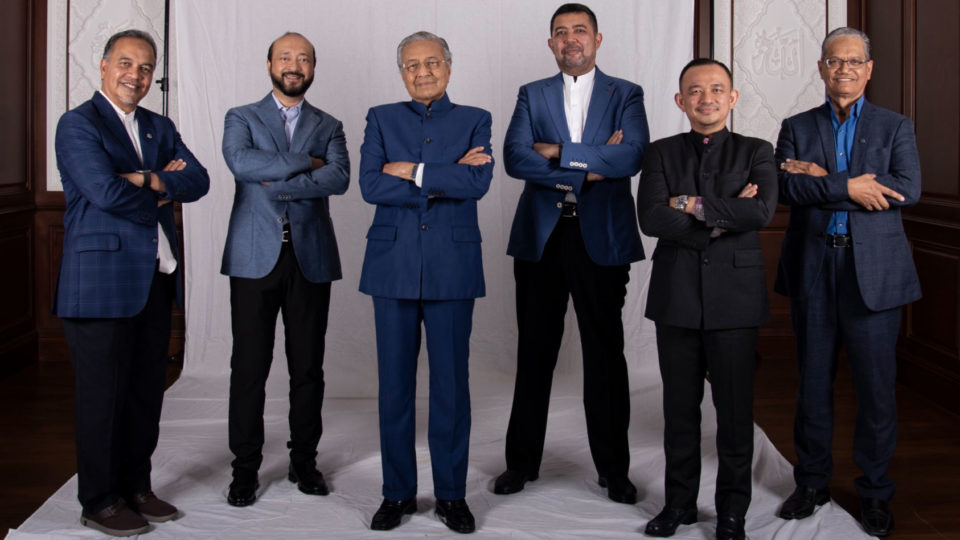 Mahathir Mohamad poses with five others in a photo he tweeted after announcing a new political party. Photo: Mahathir Mohamad 