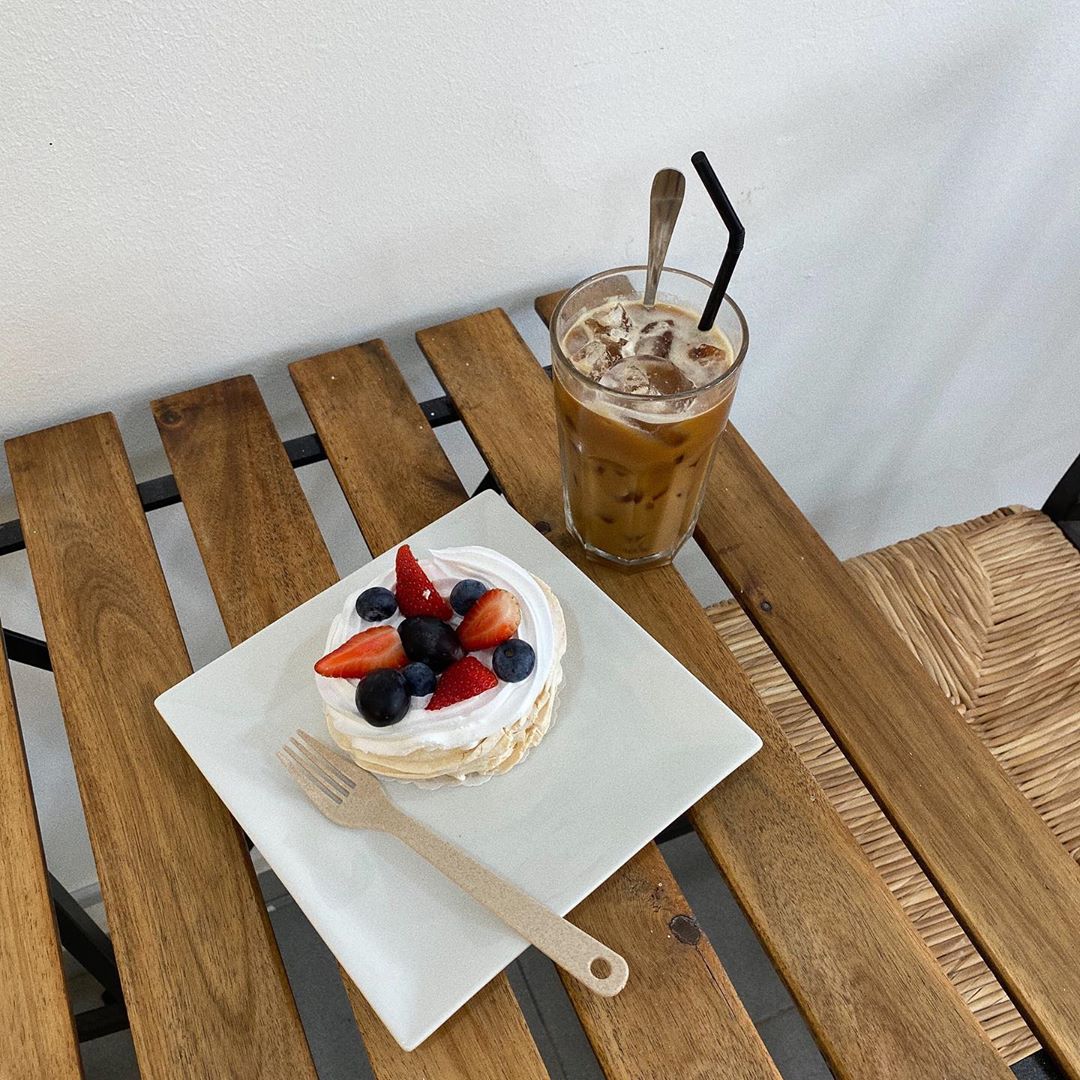 Pastry and coffee at Hummingbird Ampang. Photo: Shaniarhmi/Instagram