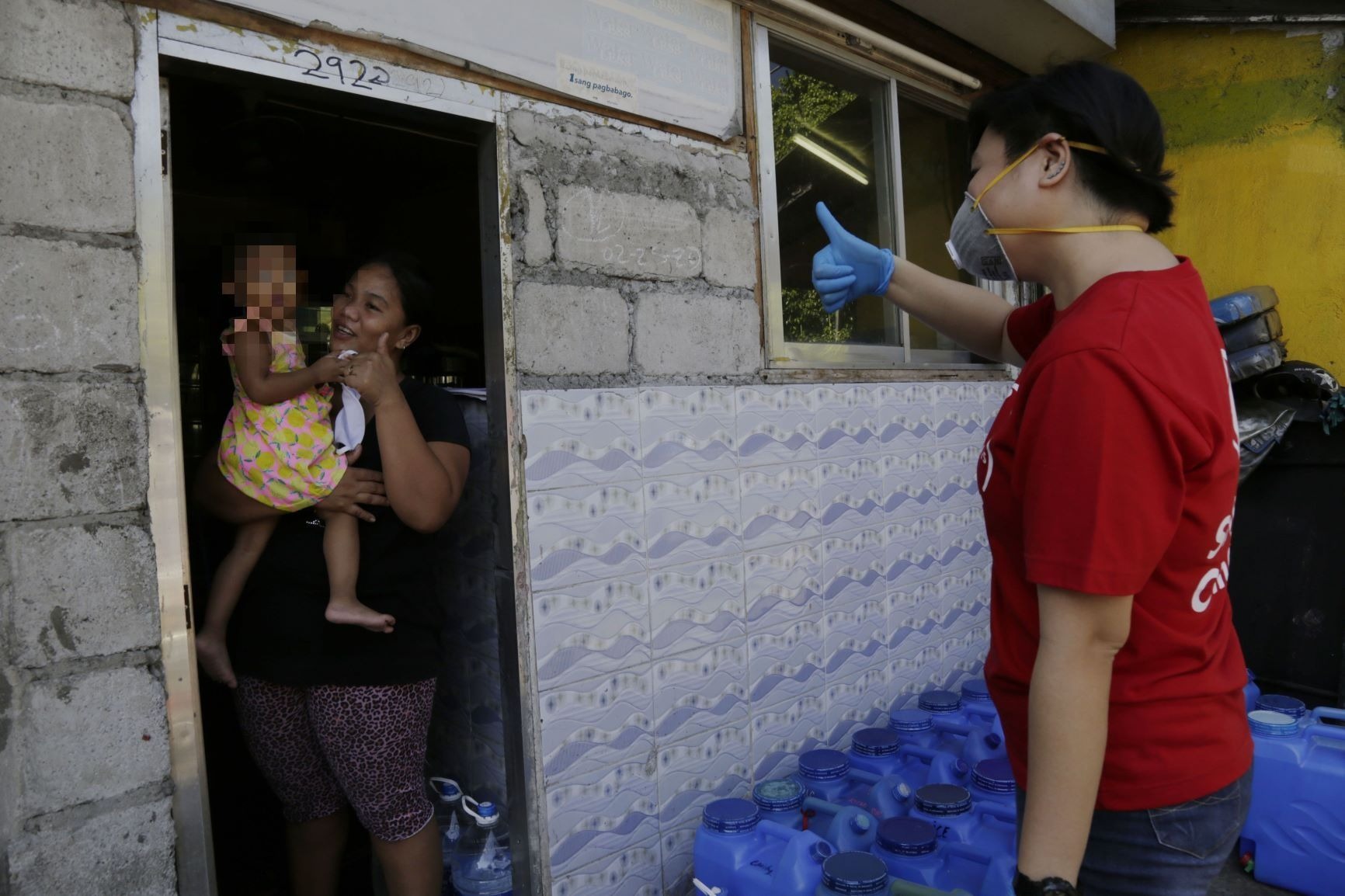 Outreach activity in Navotas. Photo: Save the Children