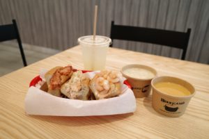 Group shot of Luke’s Trio, Clam Chowder, Lobster Bisque and Luke’s Homemade Lemonade. Image: Coconuts Singapore