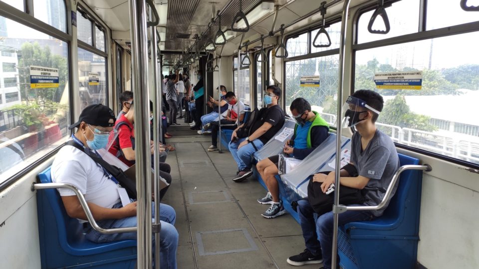 Inside the MRT-3. Photo: DOTr MRT-3/FB