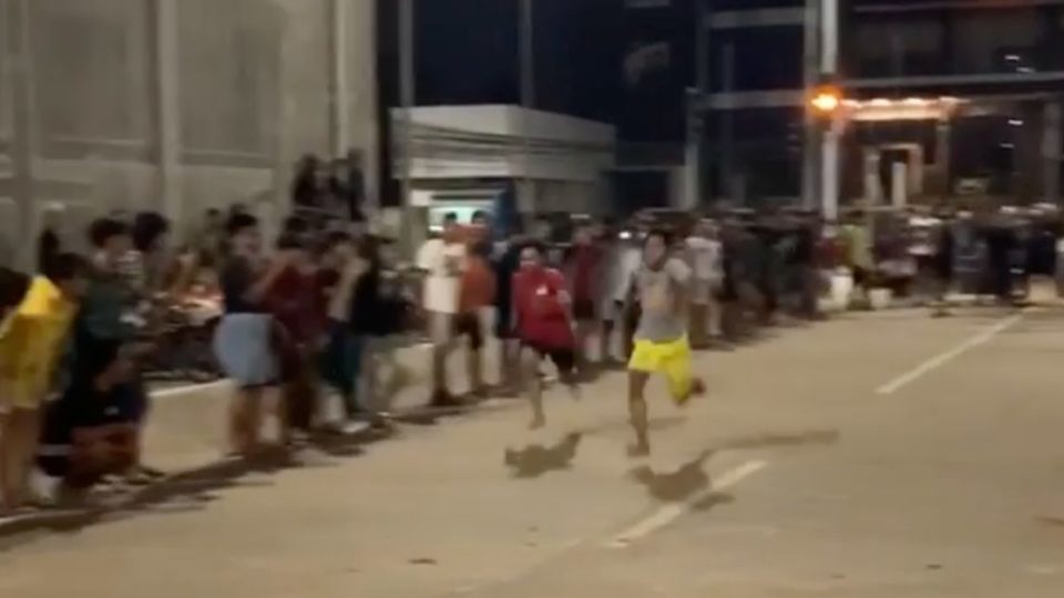 Nighttime barefoot racing has been all the rage since at least August across different parts of Indonesia, with footage coming from throughout the Greater Jakarta Area and even as far as from Pematangsiantar, North Sumatra. Shown here is a race held in Bogor’s Cileungsi district, West Java. Screenshot from Instagram/@speedrun.100m